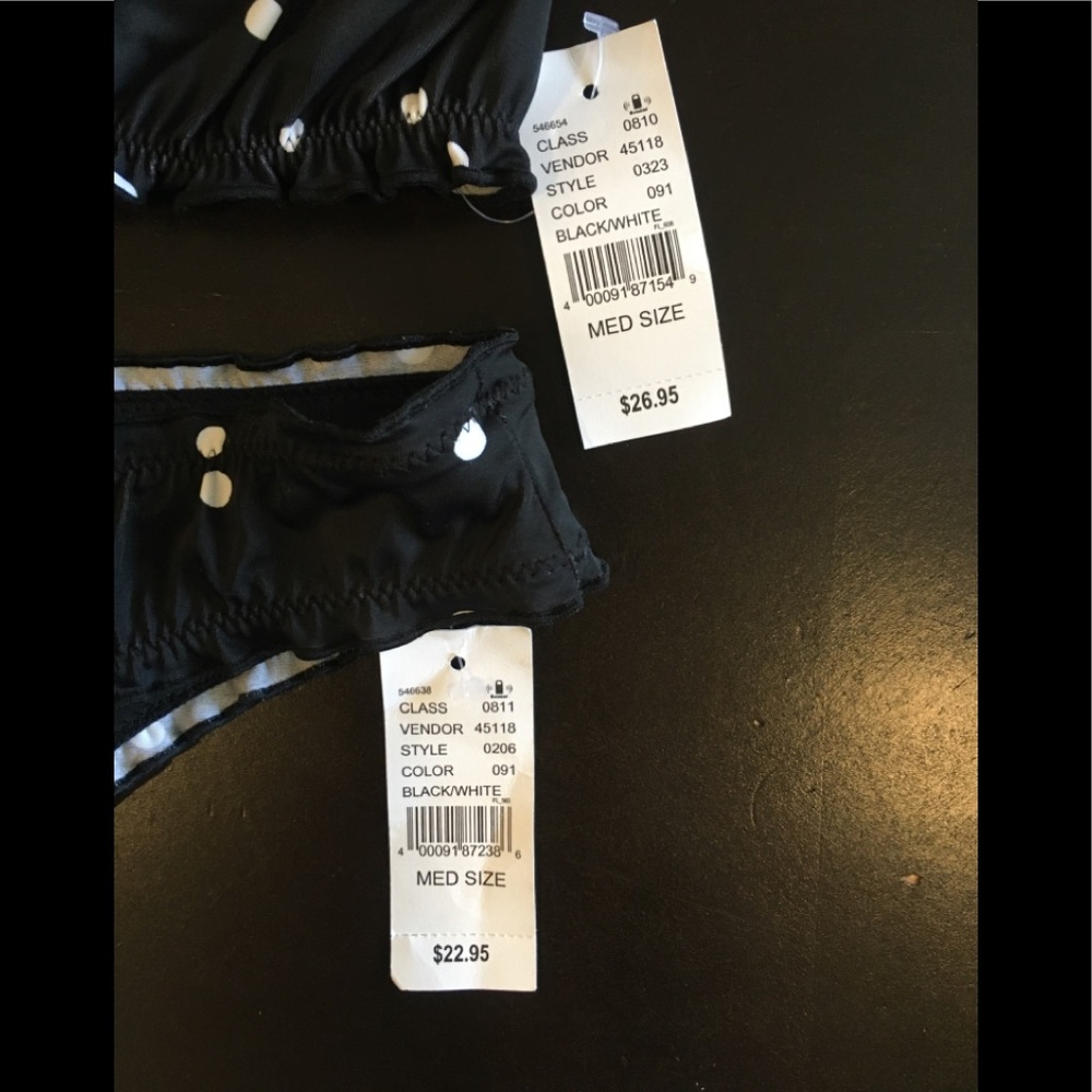 Bikini - Picture 3 of 3